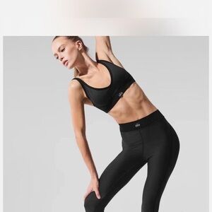 ALO Yoga Airlift Line Up leggings in black.